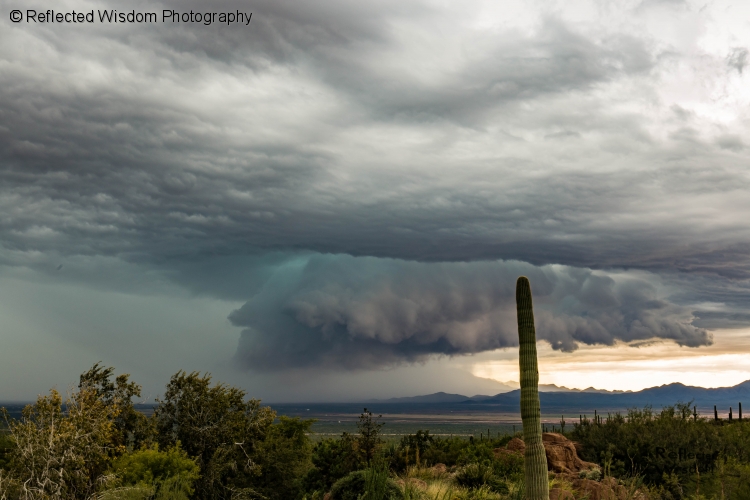 wall_cloud.jpg